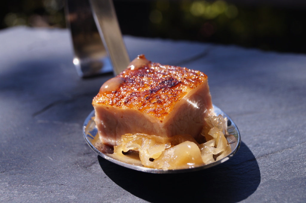 Sous Vide Schweinebauch an kandiertem Sauerkraut