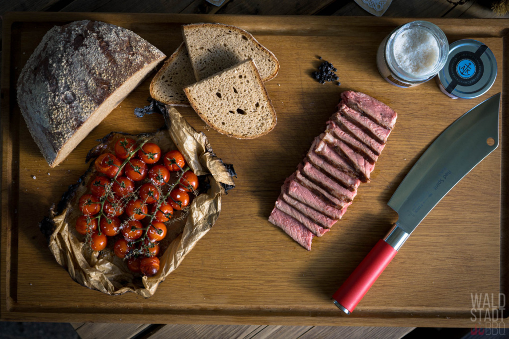 Grand Mu - Oma-Kuh von Der Ludwig - mit gegrillten Tomaten und Landbrot