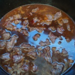 Burger mit Ochsenbäckchen aus dem Dutch Oven