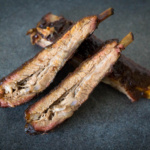 Spare Ribs vom Mangalitza Schwein im Test