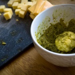 herzhafte Buchteln mit Pesto - perfekter Snack