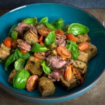 Brotsalat mit Steak