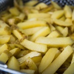 Pommes nach der ersten Runde frittieren