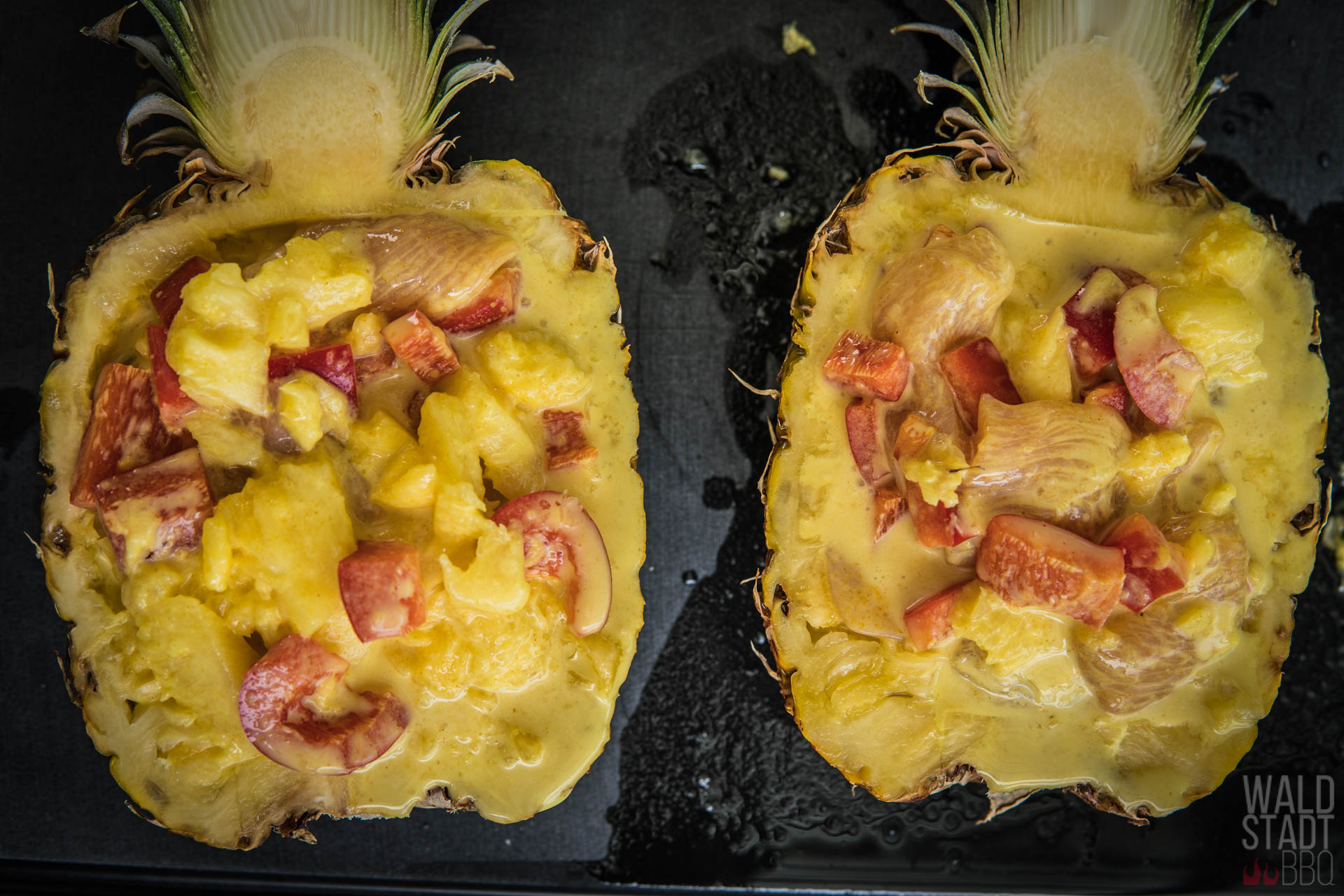 Gefüllte Ananas mit Kikok-Hähnchen | WaldstadtBBQ