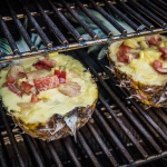 Gefüllte Ananas mit Kikok-Hähnchen auf dem Grill