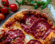 Pizza Salami - Rezept vom Klassiker